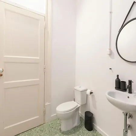 Πανσιόν Cheese & Wine Lapa *