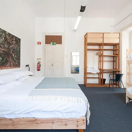 Guest house Cheese & Wine Lapa Lisbon