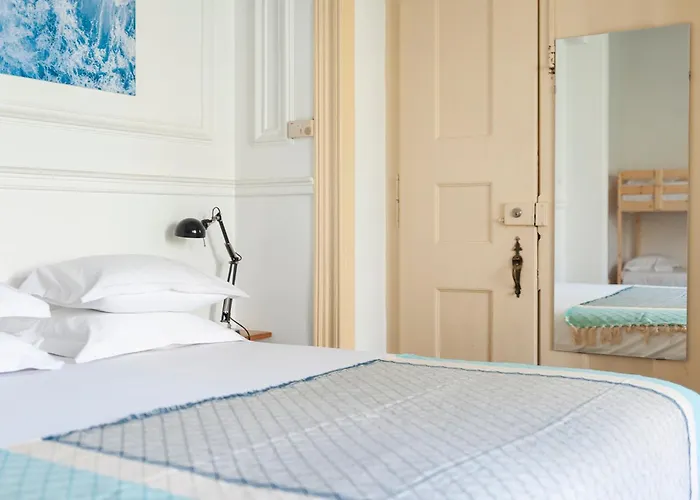 Guest house Cheese & Wine Lapa Lisbon